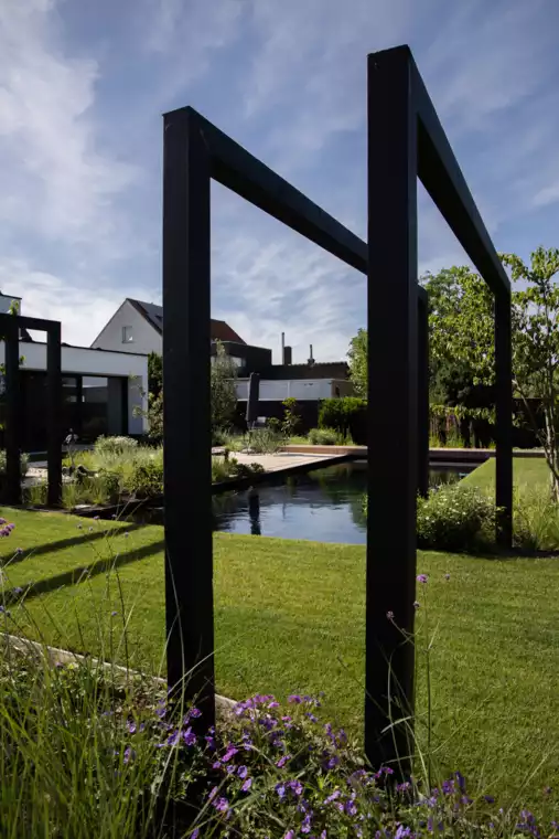 Biopool met strak lijnenspel te Veldegem (14) - 