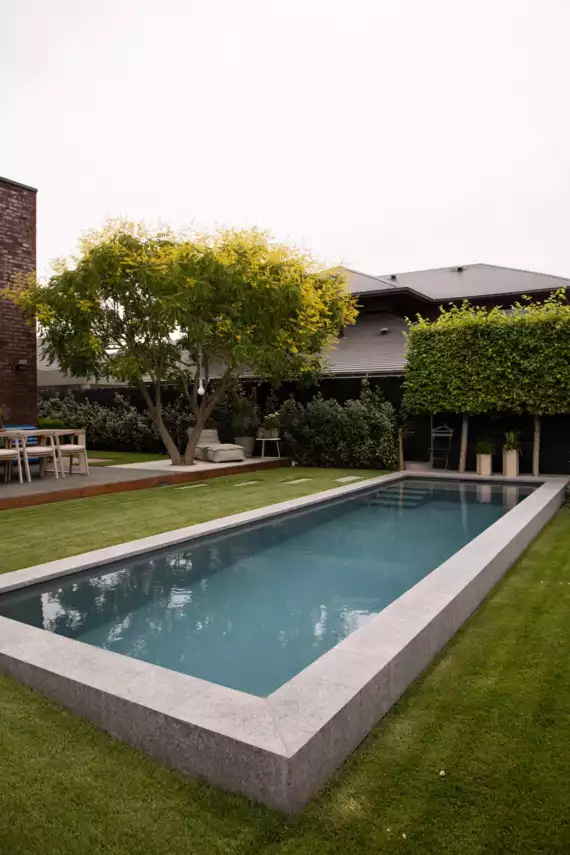 Moderne welnesstuin-Moderne wellnesstuin te Poperinge (5)